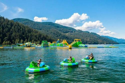 Harrison Hot Springs Apartment | Mountain View Penthouse 7BR Combo Unit Bliss