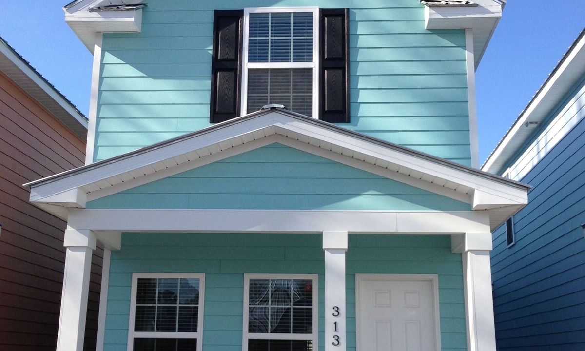 Myrtle Beach Cottage | MRV13S, 2-bedroom cottage, 2 Blocks to the Beach! Free WIFI, Free Parking