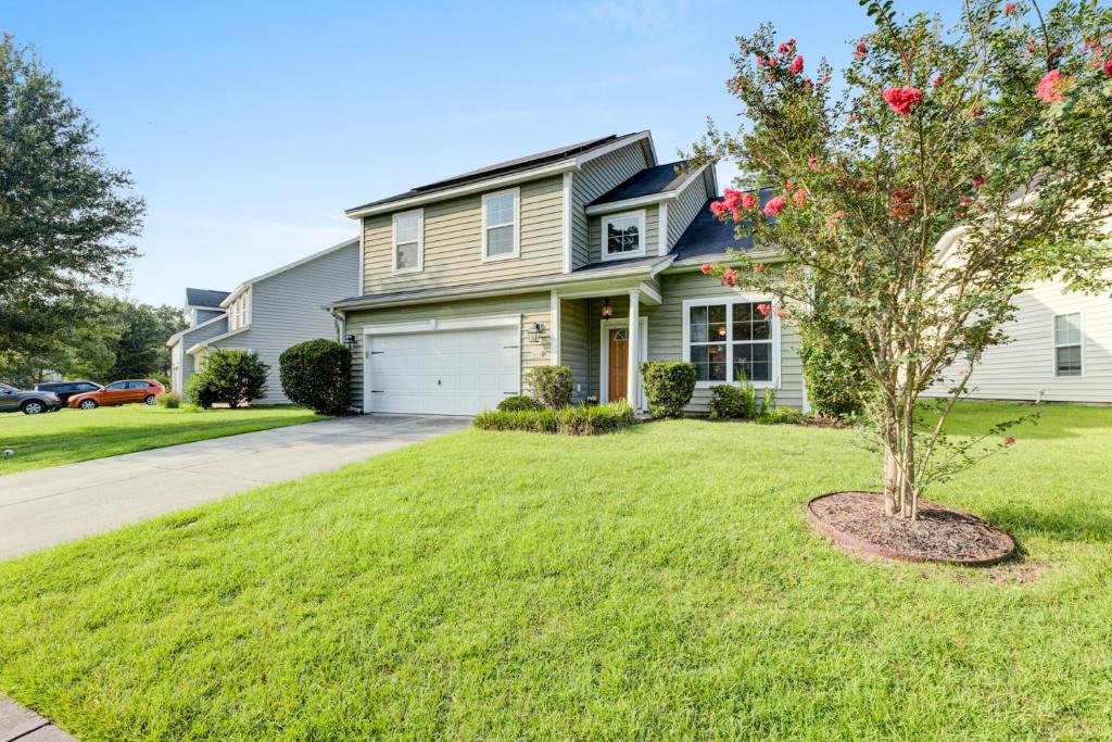North Charleston Villa | Mulberry home with pond view