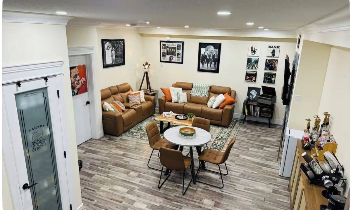 Fort McMurray Apartment | Music & Friends Suite YMM A Luxury Suite designed with the music lover in mind!