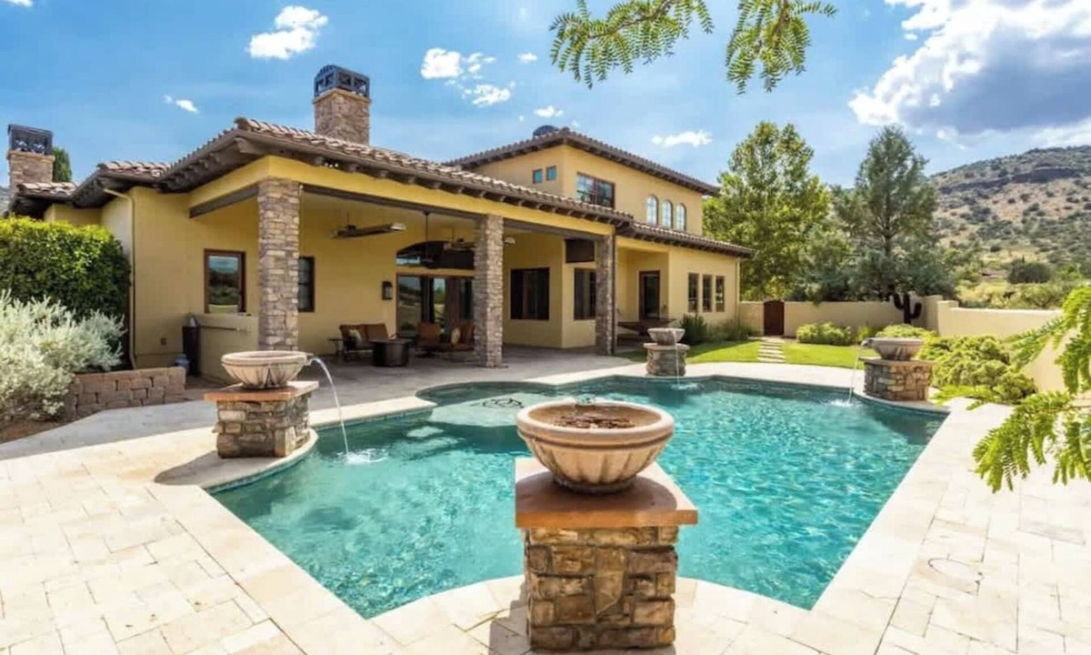 Oak Creek Villa | Myrinn-Panoramic Red Rock Views|Private Pool & Tub