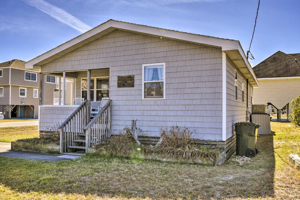 Nags Head House | Nags Head Cottage: Screened Porch, Walk to Beach!
