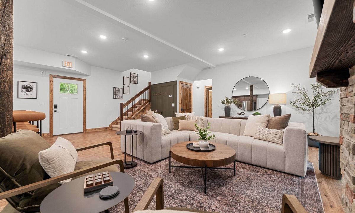 Hollister House | Near Big Cedar, Lake, Golf |Trails, Hot Tub, Games