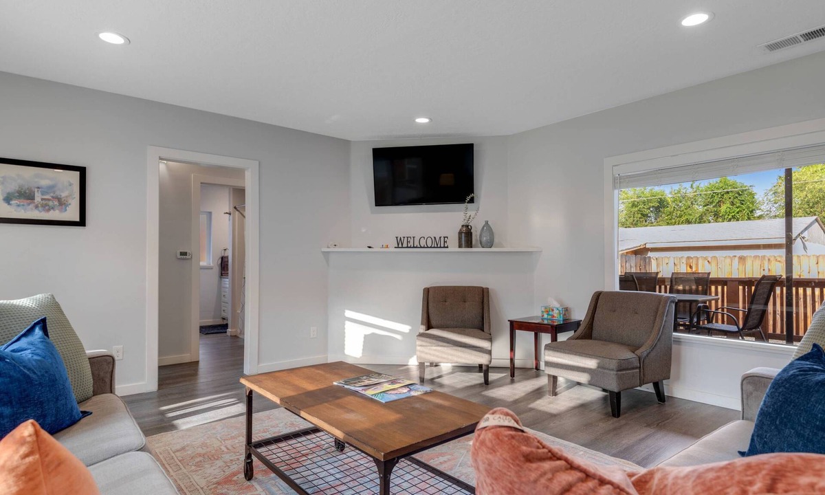Sunset House | Nestled Up Against the Boise Foothills Enjoy Sunset Neighborhood & Make Memories with the WHOLE FAM!
