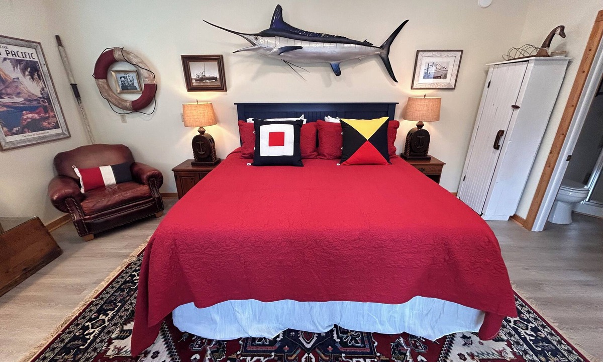 Morehead City Cottage | NEW! Hem's Roost: 2-miles to AB, King Bed, 500' to Boat Ramp, Pet Friendly
