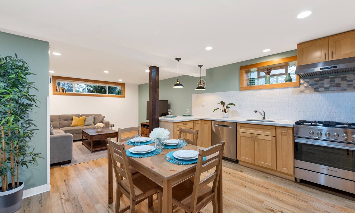 Green Lake Apartment | NEW Spacious Apartment Next to Vibrant Green Lake