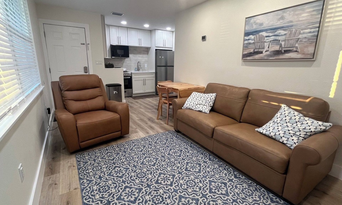 Madeira Beach Cottage | Newly Renovated 1 BR Madeira Beach Cottage