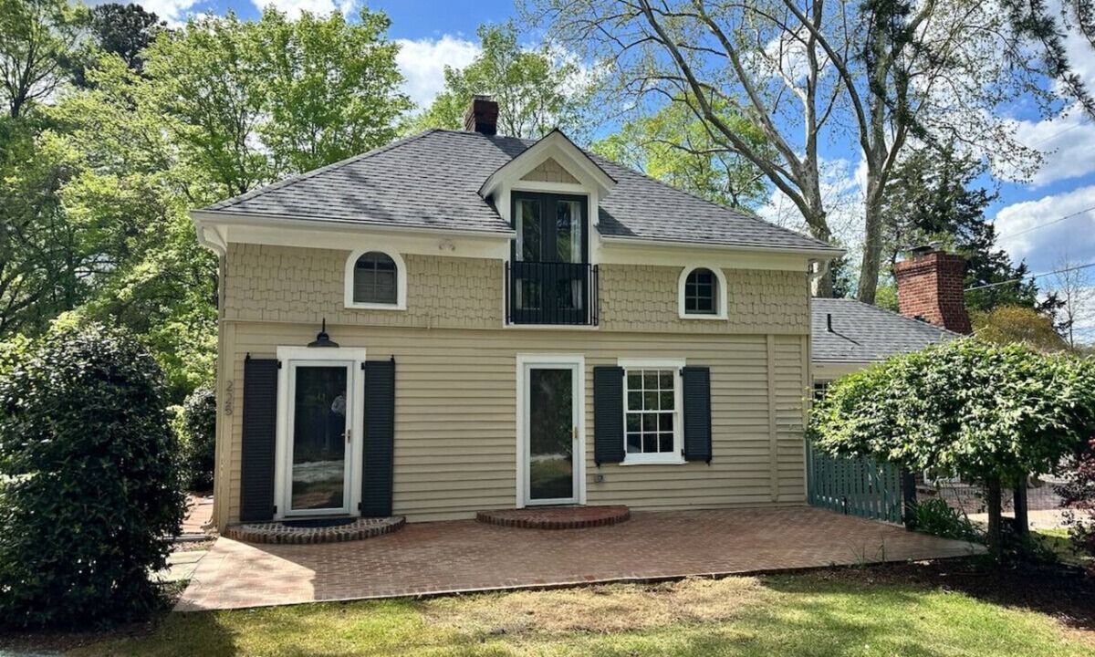 Hillsborough House | Newly Renovated Carriage House in quaint, historic Hillsborough; quiet location