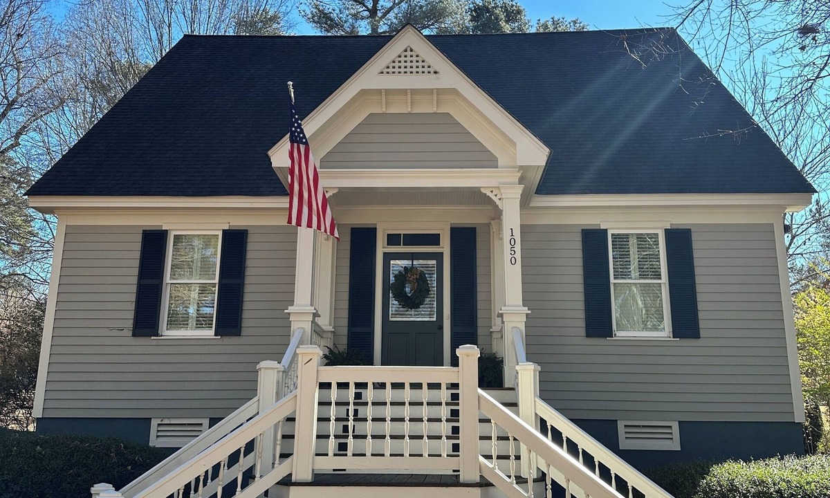 Greensboro Cottage | Newly Renovated Lake Access Cottage in Reynolds with Kid's bunks & near Ritz!