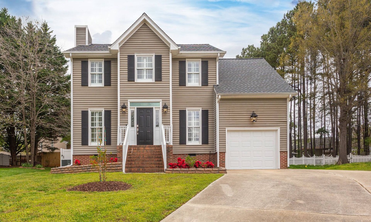 Cary House | Newly Renovated Modern Home centrally located in Cary, near RDU and PNC Arena