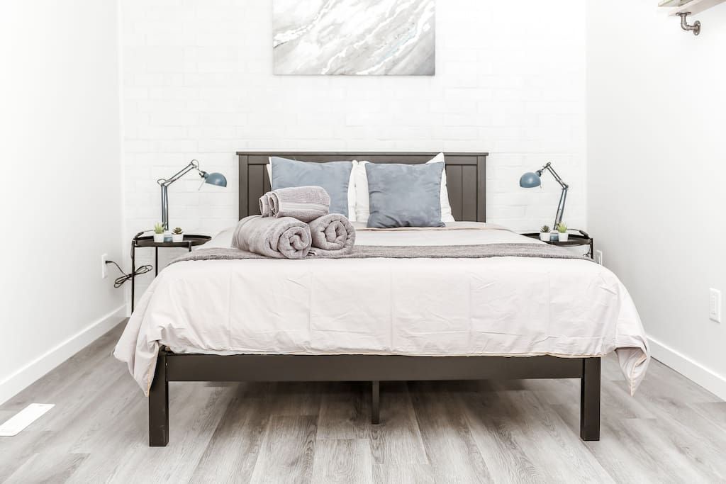 University District Apartment | Newly Renovated Urban 2story(7C) OSU/Central ❤Near EVERYTHING!