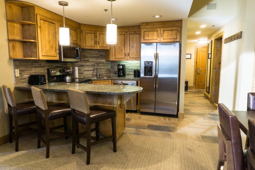 Park City Apartment | Newly updated in Canyons Village Next to Slopes Save 20% on 7 Nights!
