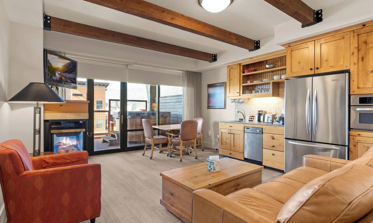 Kimball Junction Condo | Newpark 315-A | Private Hot Tub | Kitchenette | Mountain & Preserve Views | Fireplace | Washer/Dryer