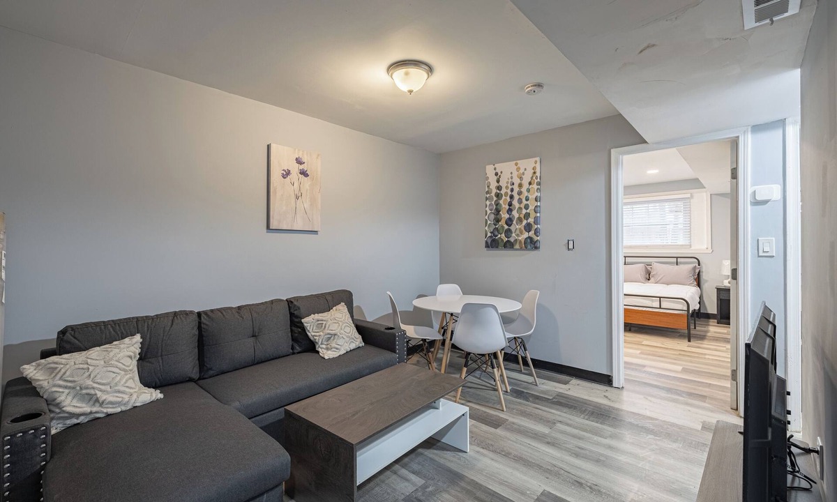 Anacostia Apartment | Nice Cozy Apartment 3-Beds Easy Parking