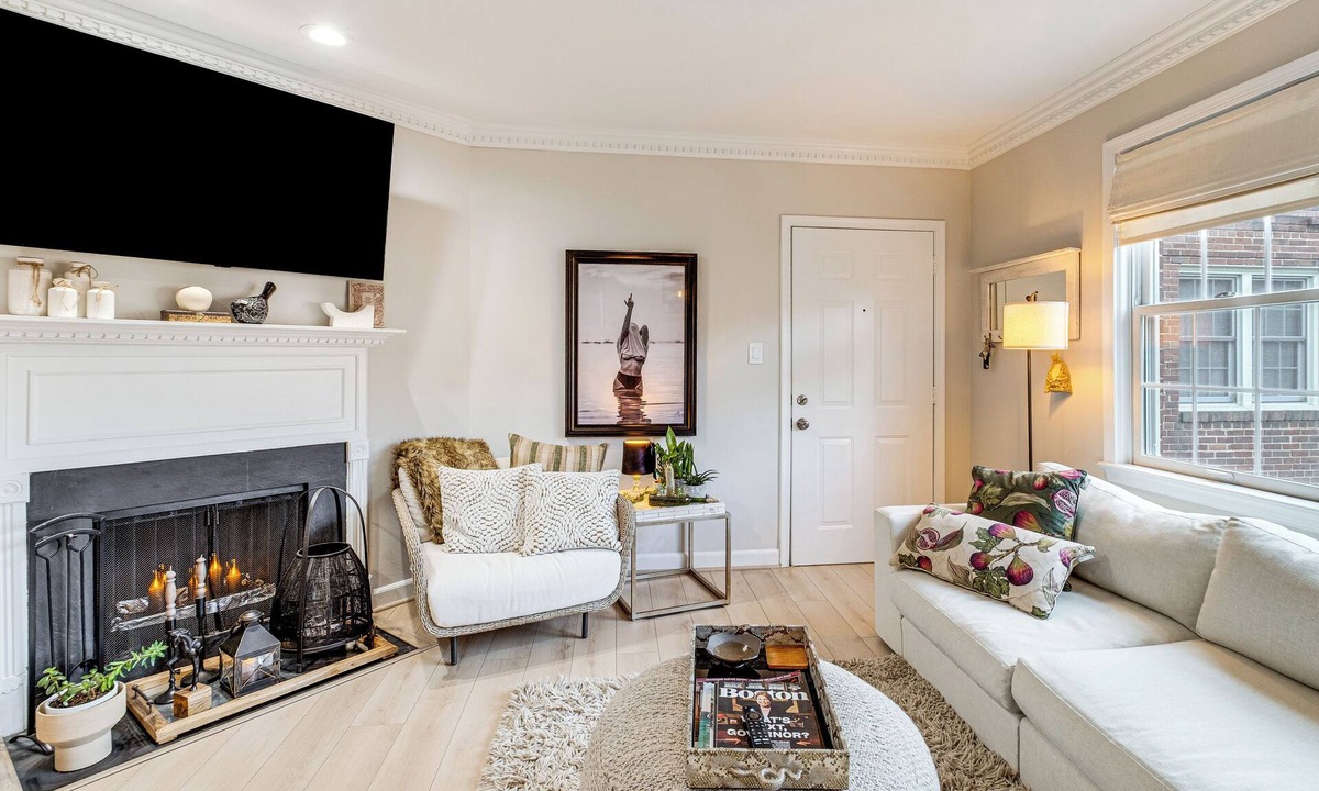 Old Town North Condo | No Car Needed! Condo in Old Town Alexandria