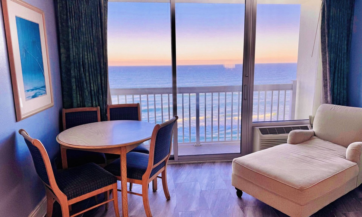 Ortona Park Apartment | Ocean Front Studio with Amazing Views!