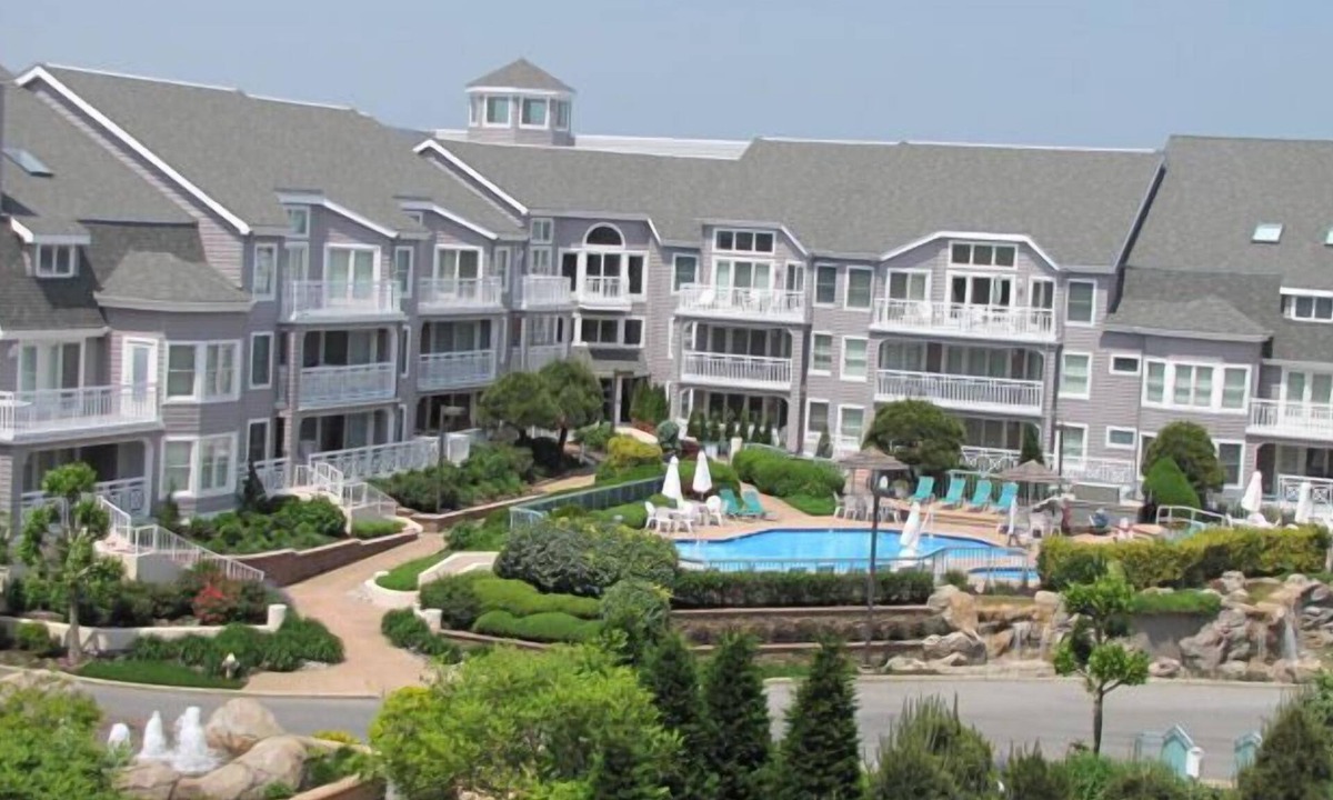 Diamond Beach Condo | OCEAN VIEW - RENOVATED TRUE 2BDRM/2 FULL BATH - Seapointe Village Private Beach