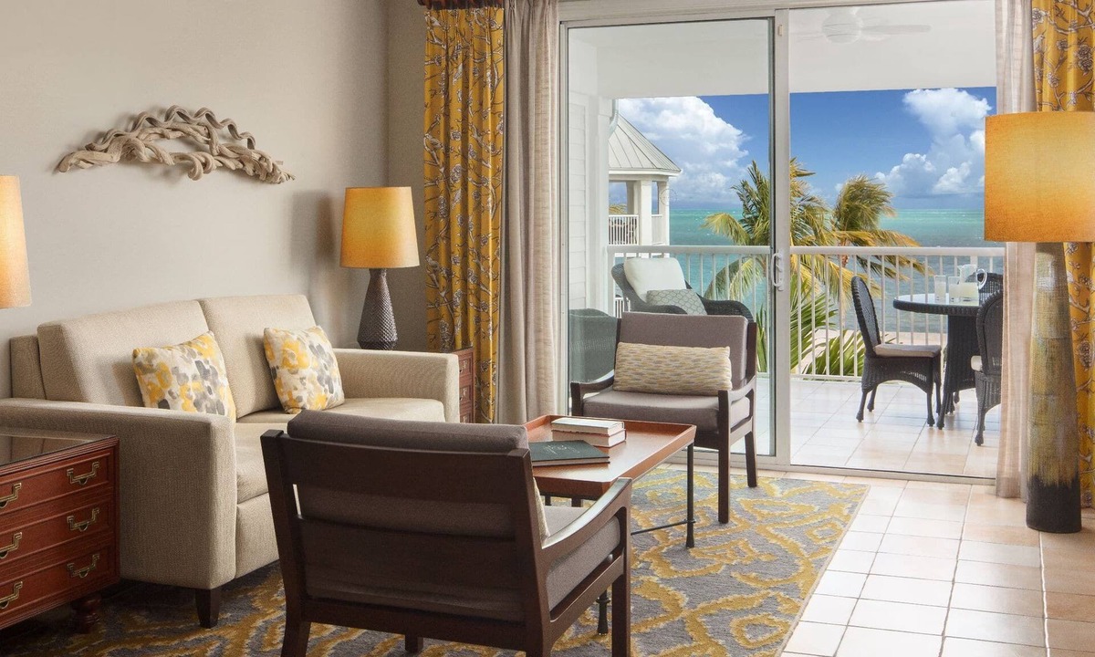 Key West Villa | Oceanfront Property - 2BR/2BA - Near Smather's Beach - Poolside Bar and Grill
