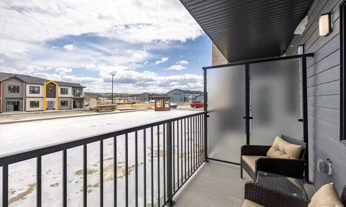 Cochrane Apartment | Ocgrow Reserve