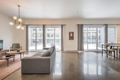 International District Apartment | Old Montreal Penthouse With Huge Terrace II