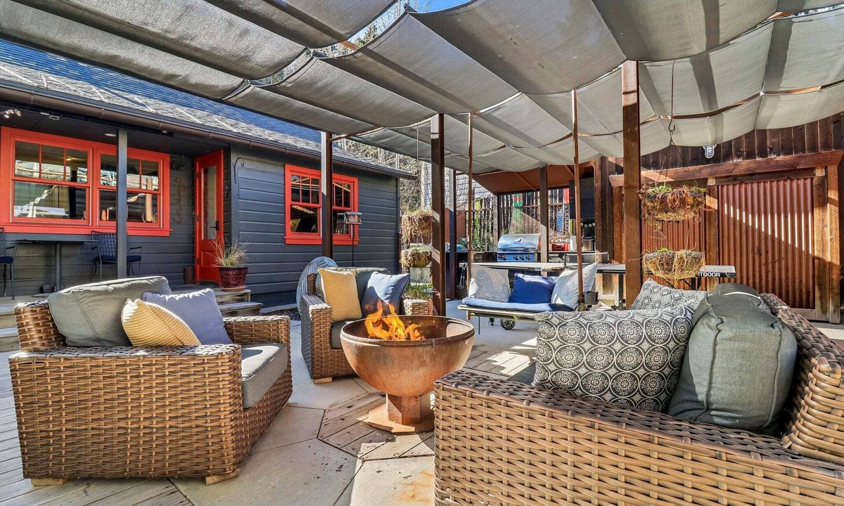 Downtown Park City Cottage | Old Town Daly Ave Cottage | Private Hot Tub, Outdoor Kitchen & Walk to Main St