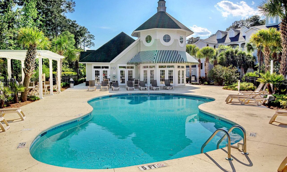 Carolina Forest Condo | On-site golf condo with scenic balcony, pool access, AC, W/D, & full kitchen