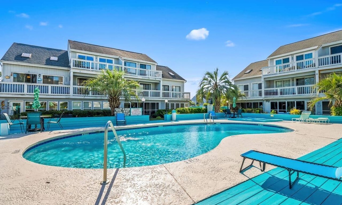 Little River Apartment | One Bedroom One Bath Condo at Golf Colony