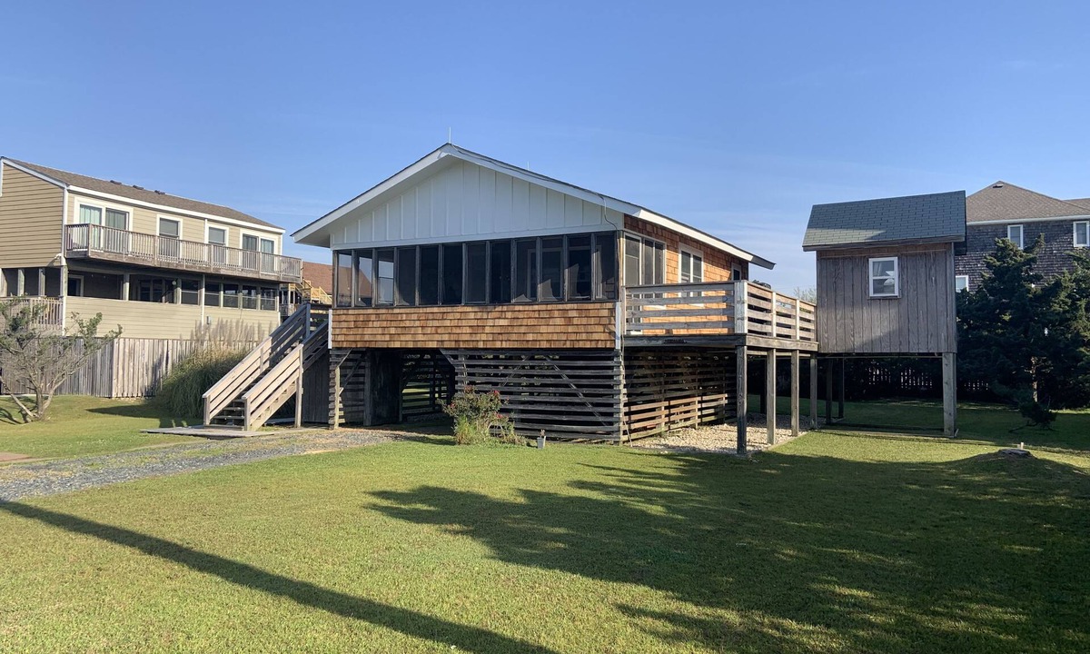 Salvo Cottage | Original Hatteras Beach Box! Family-owned & loved; flexible check-in/out days!