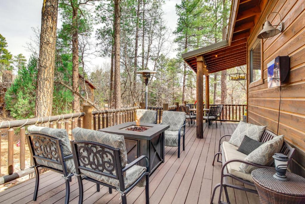 Torreon House | Outdoor Oasis: Family-Friendly Cabin in Show Low!