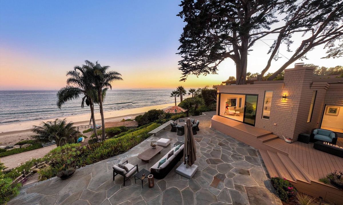 Padaro Lane House | Padaro Lane Oceanfront Luxury Compound - Office, Gym & Cabana