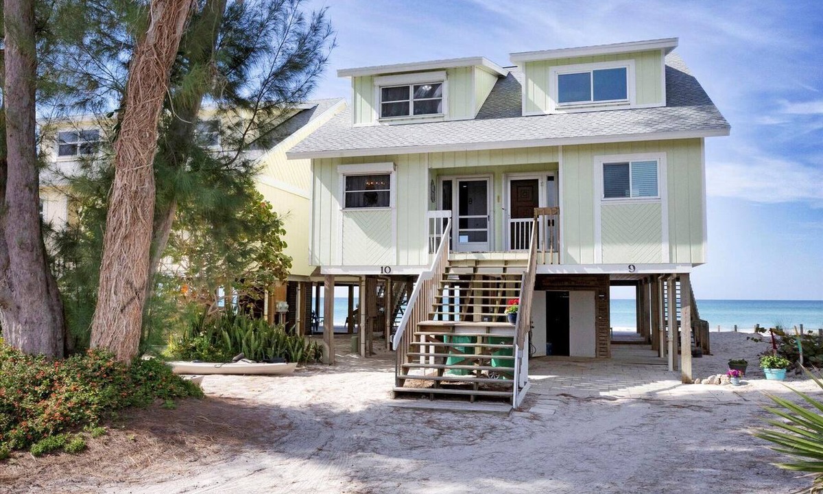 Cape Haze Condo | Palm Island Beachfront ! Live on the beach!