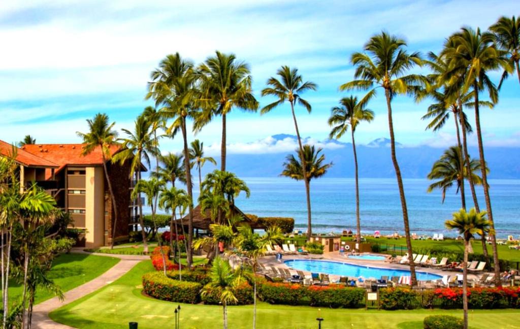 Honokowai Apartment | Papakea Villas Ocean View 7 BR Sleeps 20 Great for Families Complimentary Car with 6 Nights PKC ML-3966 by KBM