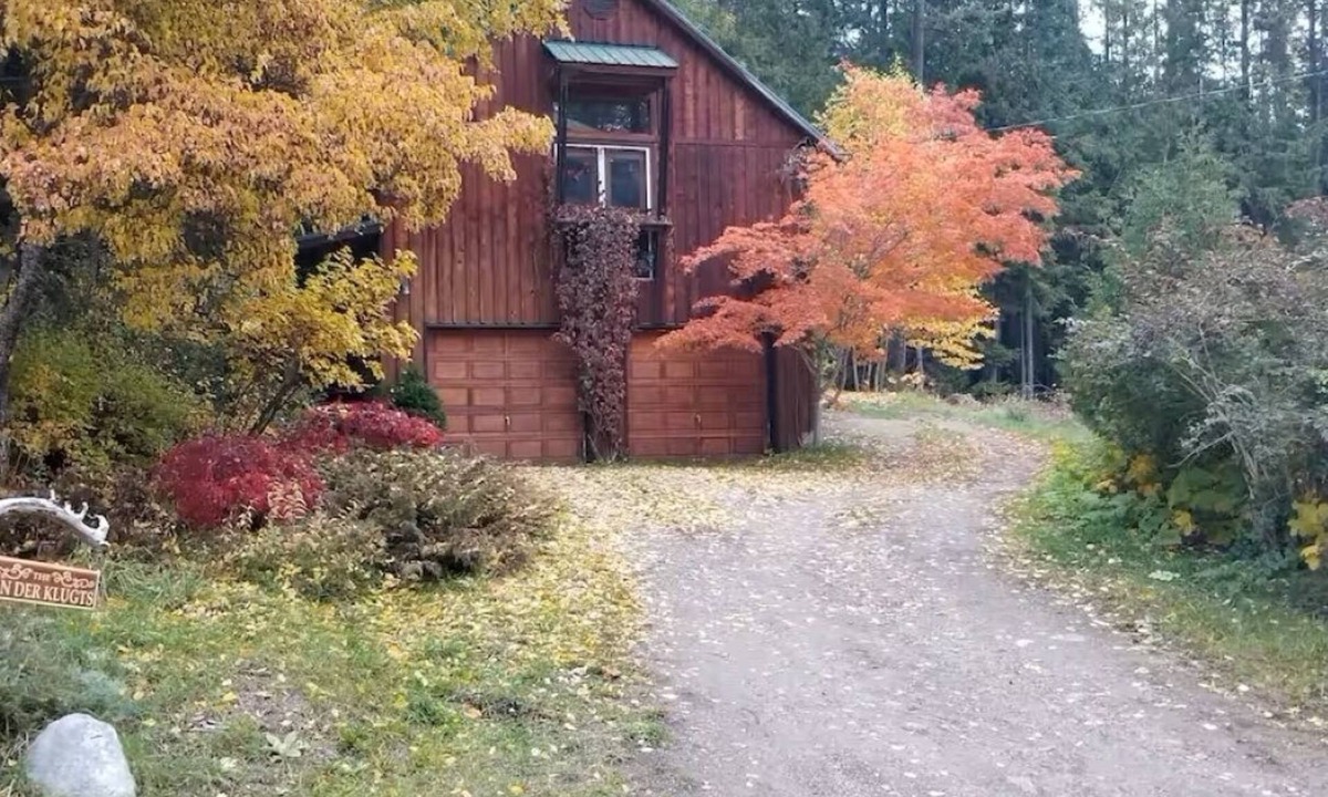 Balfour Apartment | Peaceful and private suite. Close to ferry landing and Kokanee Provincial Park.