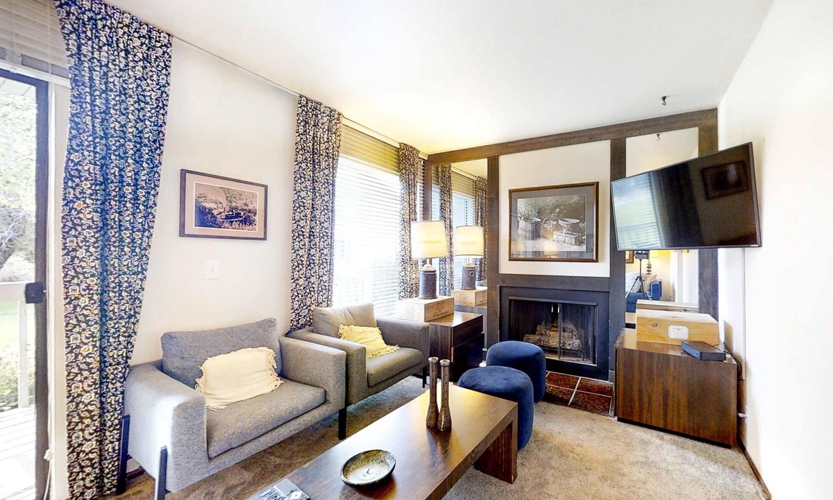Park Meadows Condo | Peaceful Villa with Loft - Front Porch, 2 Balconies - Next to Rec Center