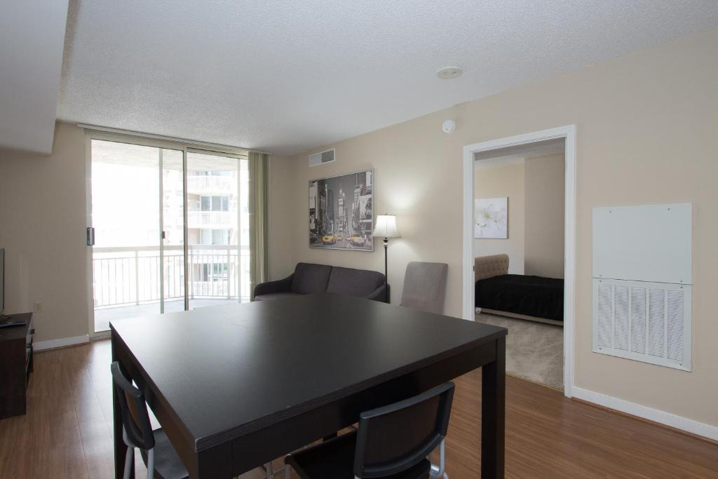 Aurora Highlands Apartment | Pentagon City Luxury Apartment