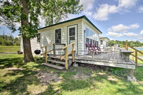 Dent House | Pet-Friendly Beachfront Dent Cabin w/Grill!