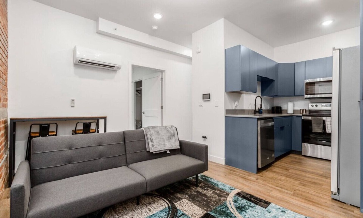 Downtown Columbus Apartment | Pet-Friendly Downtown Studio w/Pool Table