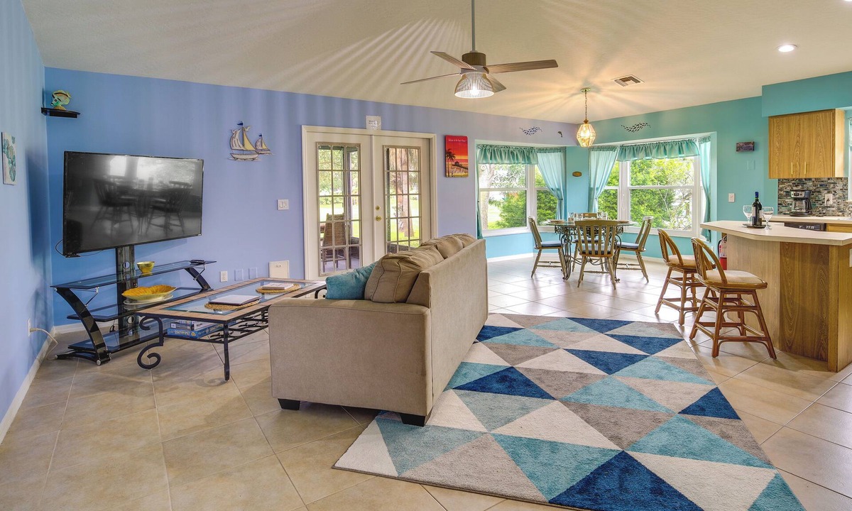 Sebastian Highlands Cottage | Pet-friendly Sebastian Home: w/Porch + Lake View!