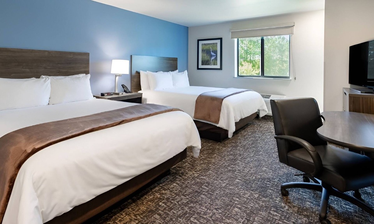 Dahlgren Hotel | Pet-Friendly Room with Full Kitchen Near Local Shopping and Dining Attractions