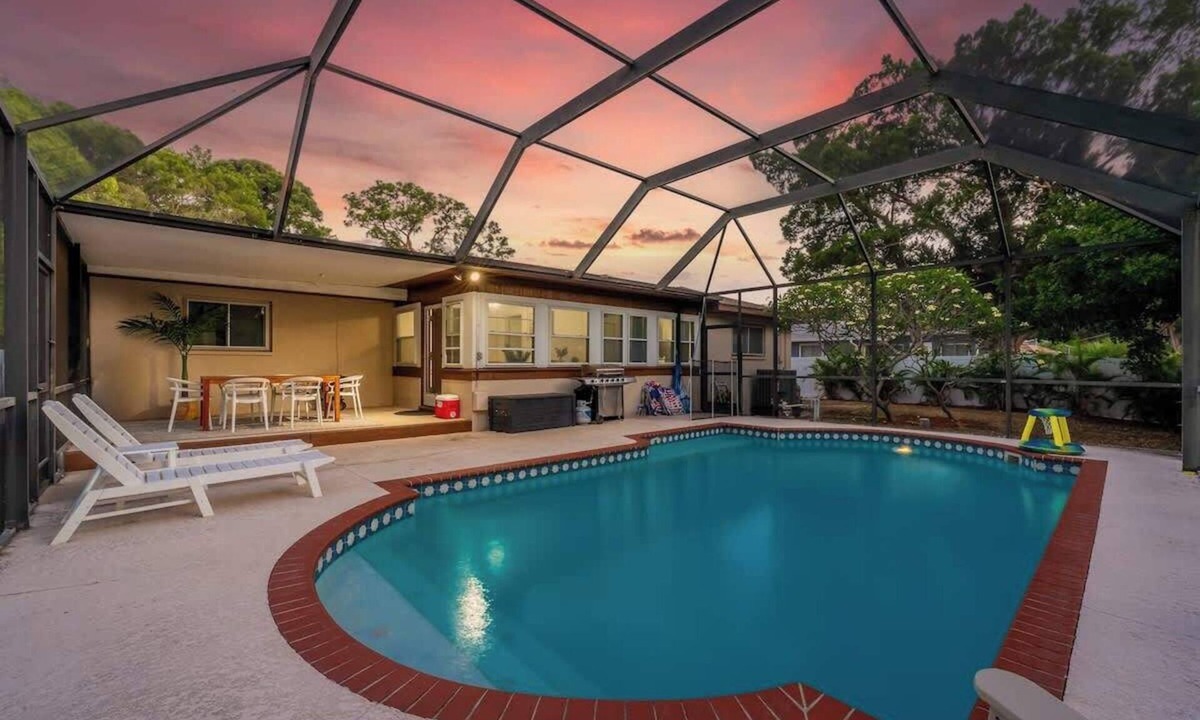 Whitfield House | Pickleball + Heated Pool | Near Anna Maria