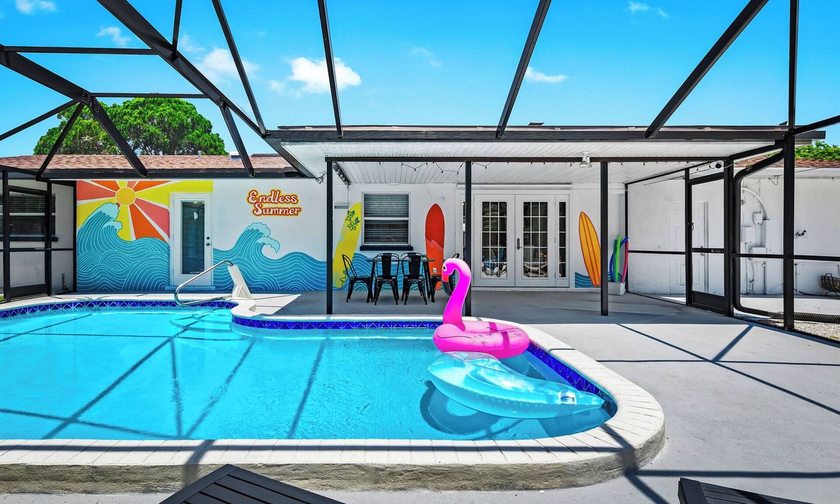 Whitfield House | Pool Home - MiniGolf -Arcade- Near Beaches - Pet Friendly