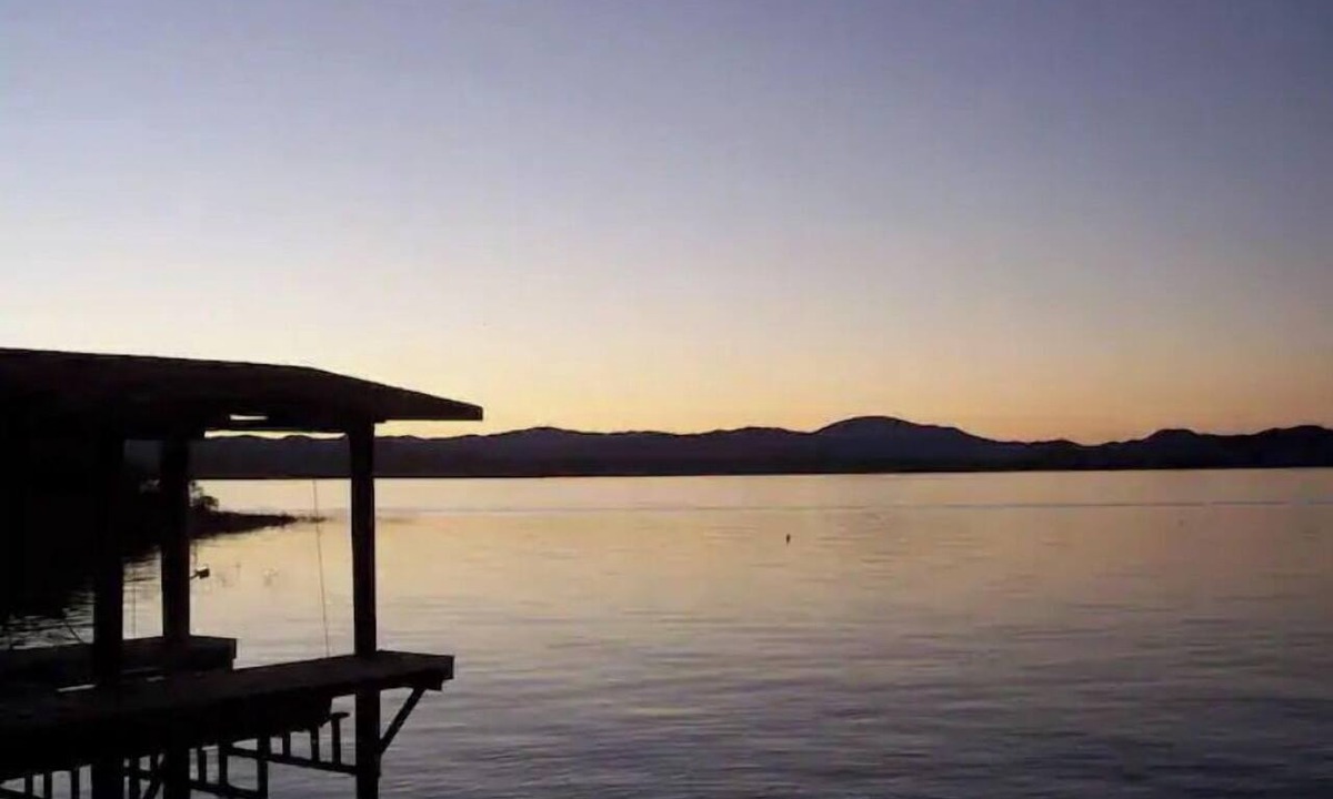 Lakeport House | Pool/Spa Lakefront, Lakeport, Clearlake, King Ste W/dock for fishing or boating.