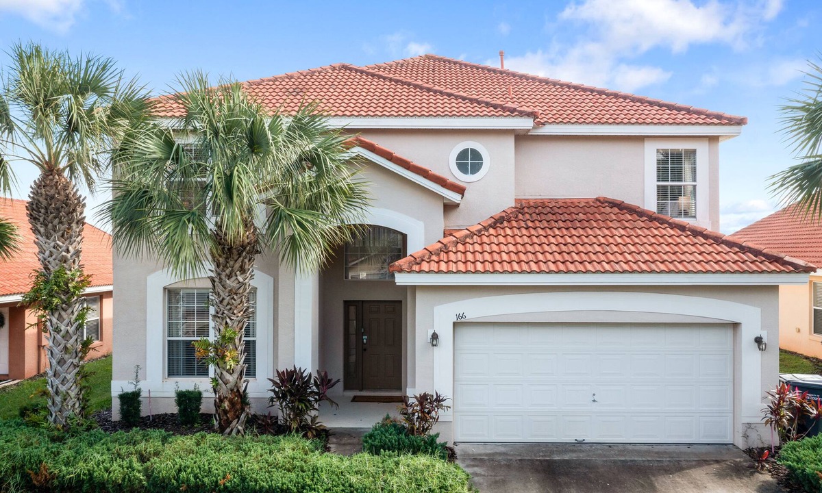 Solana House | Pool Table | Kids Bedrooms | Screened Pool