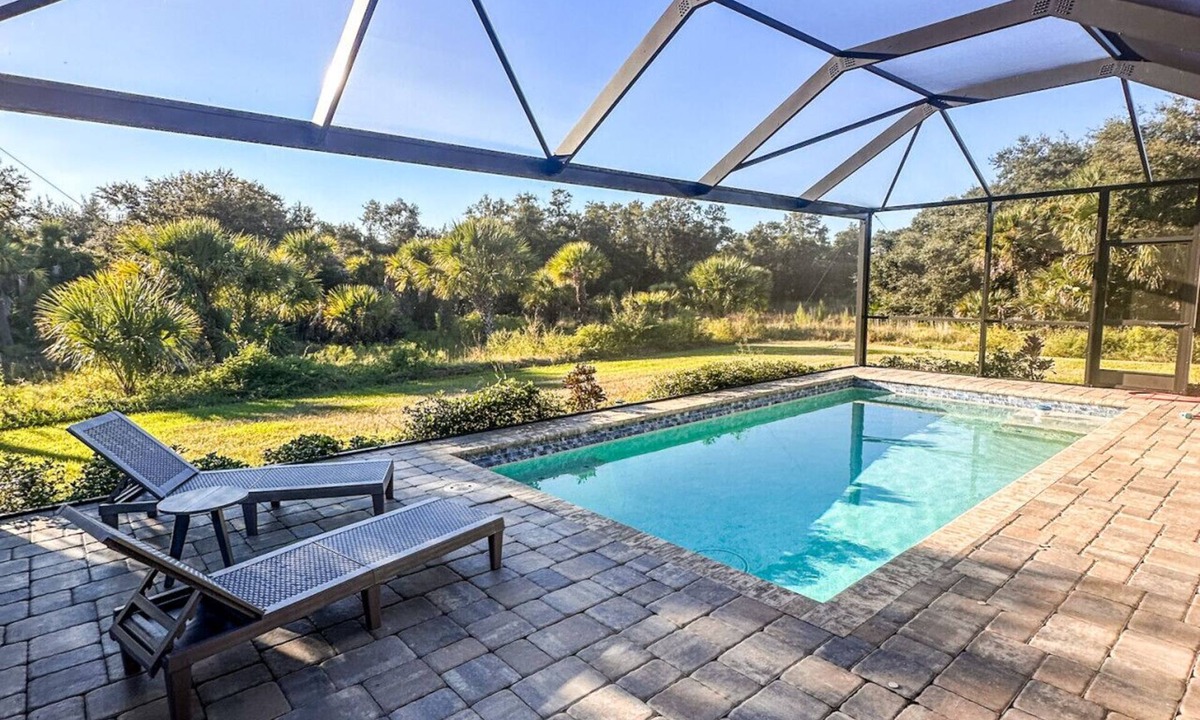 Port Charlotte House | Poolside Palms Getaway near Fisherman`s Village