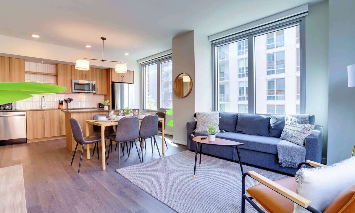 Clarendon Apartment | Prime Location Apt | Steps from Metro | Gym