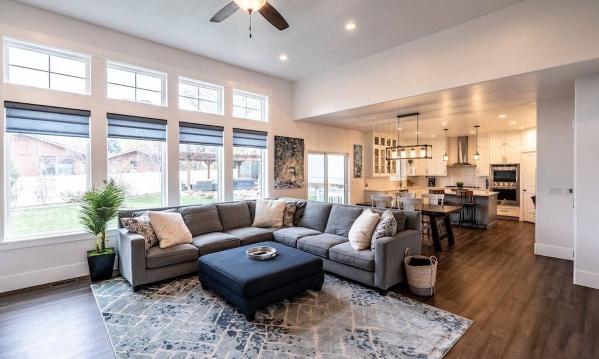 Pleasant Grove House | Pristine New*Home w/Hot Tub , 4 Bd 3.5 bth|Slps 18