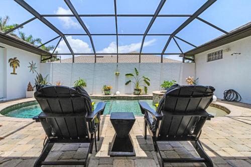 Pelican House | Privacy, Luxury and Relaxation, Heated Pool & Spa - Villa Courtyard - Roelens