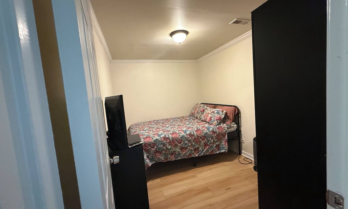 Dumfries Apartment | Private 1-Bedroom Walk-Out Basement in Dumfries