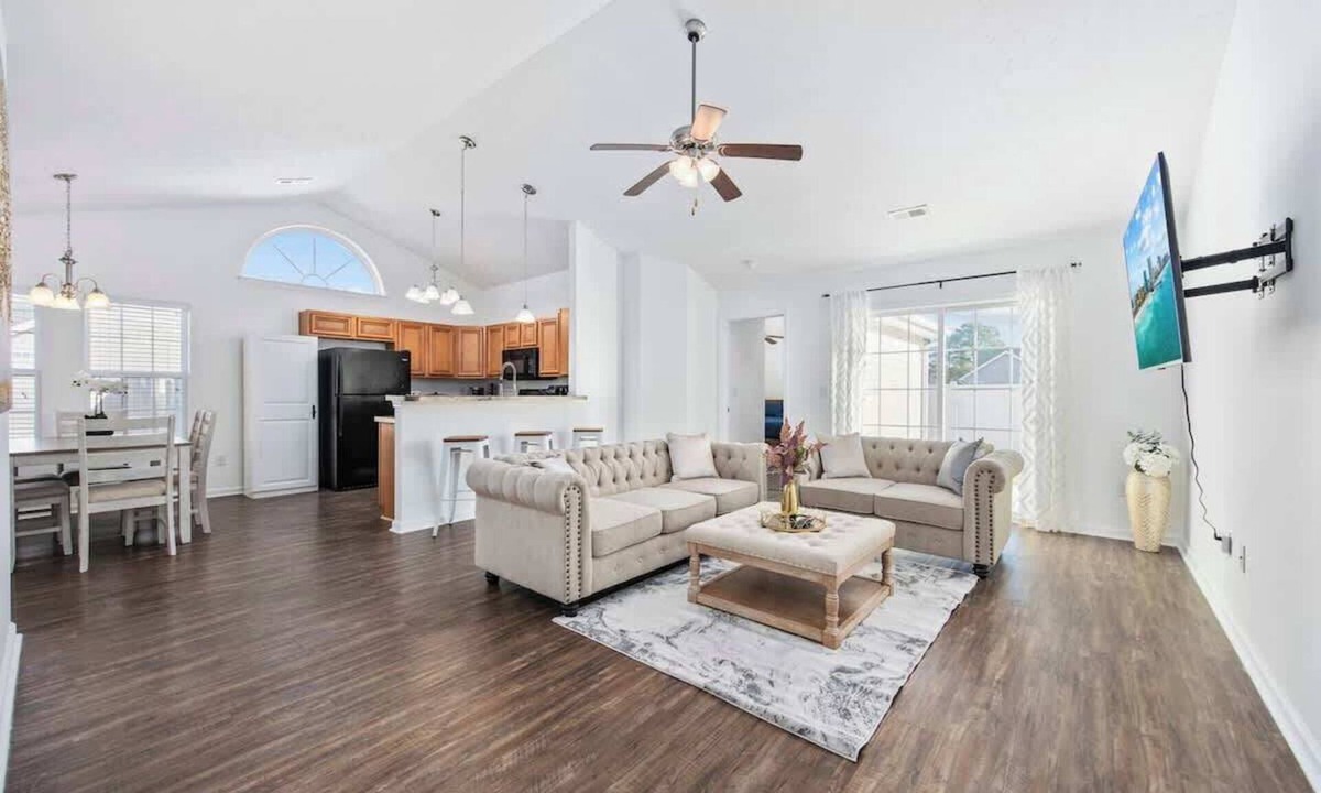 Carolina Forest House | Private 3BR House Fenced Yard
