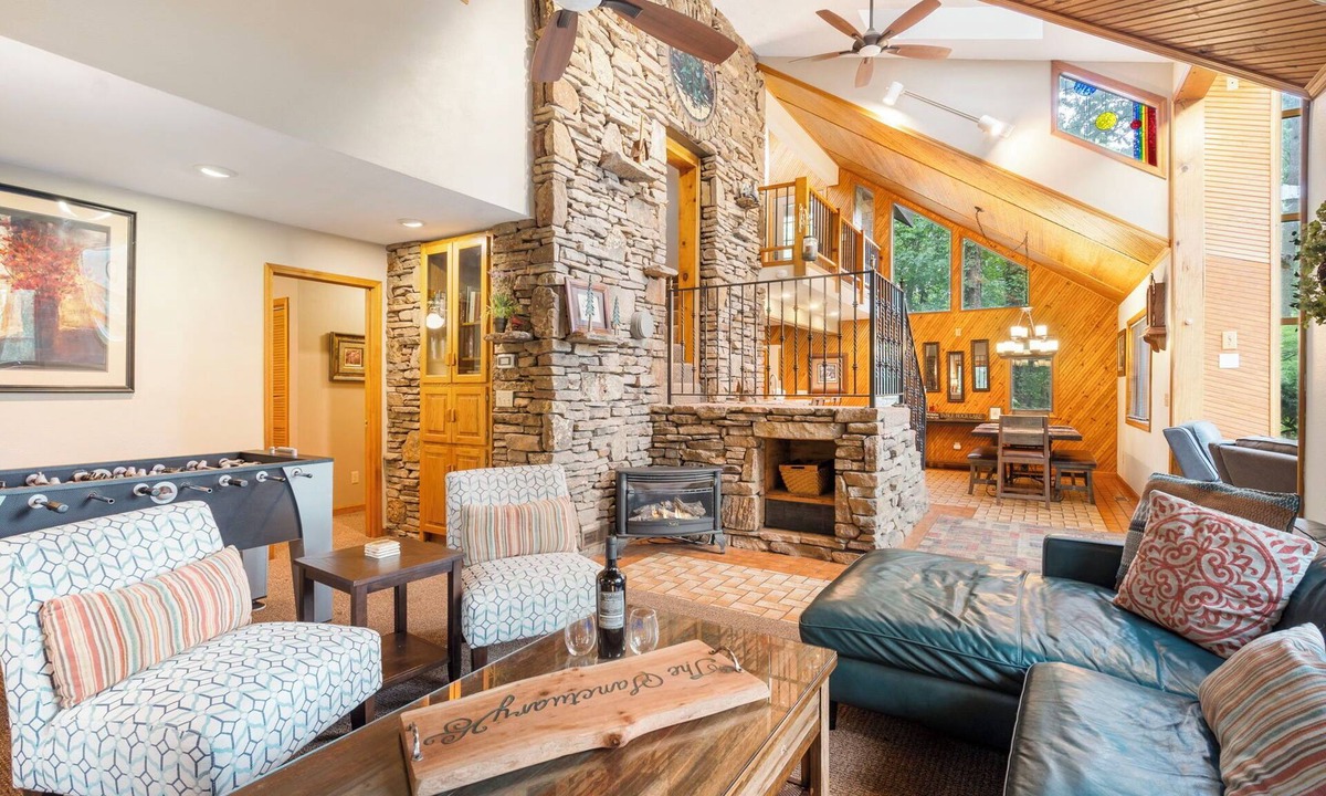 Blue Eye House | Private 40-Acre Tall Pines Sanctuary with Hot Tub, Game Table, Car Charger & Community Pool